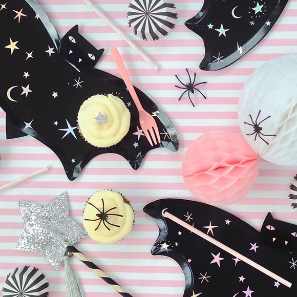 Meri Meri Bats Napkins and Plates - Picture 7 of 8